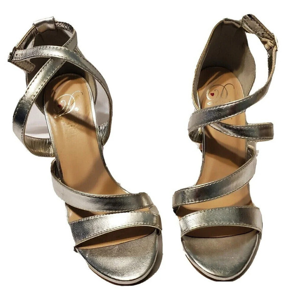 D in the Heart Heels Womens 5.5 Silver Strappy Shoes Pumps 4" Party Open Toe - Picture 1 of 5